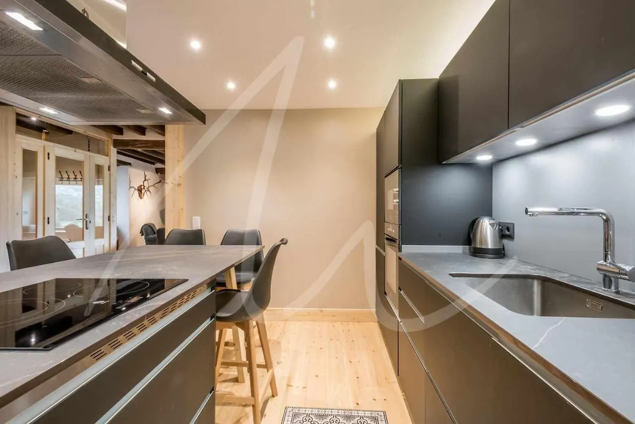 Дом отдыха Casa Montlude By Seamount Rentals Gessa